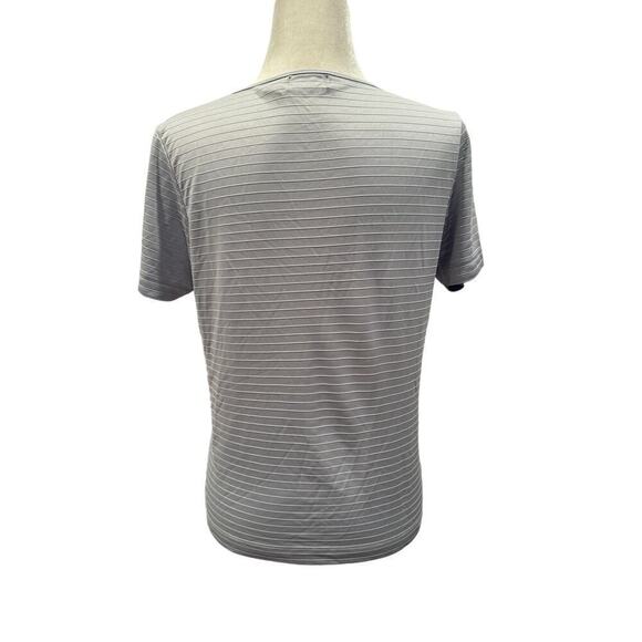 Liz Claiborne Short Sleeve Crew Neck Shirt - Size Large - Picture 2 of 8